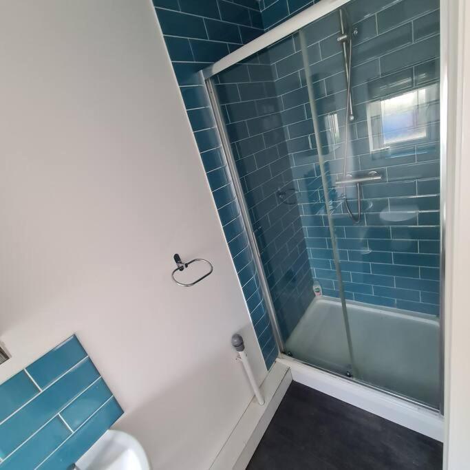 Groundfloor One Bedroom Apartment Ryde  Exterior photo